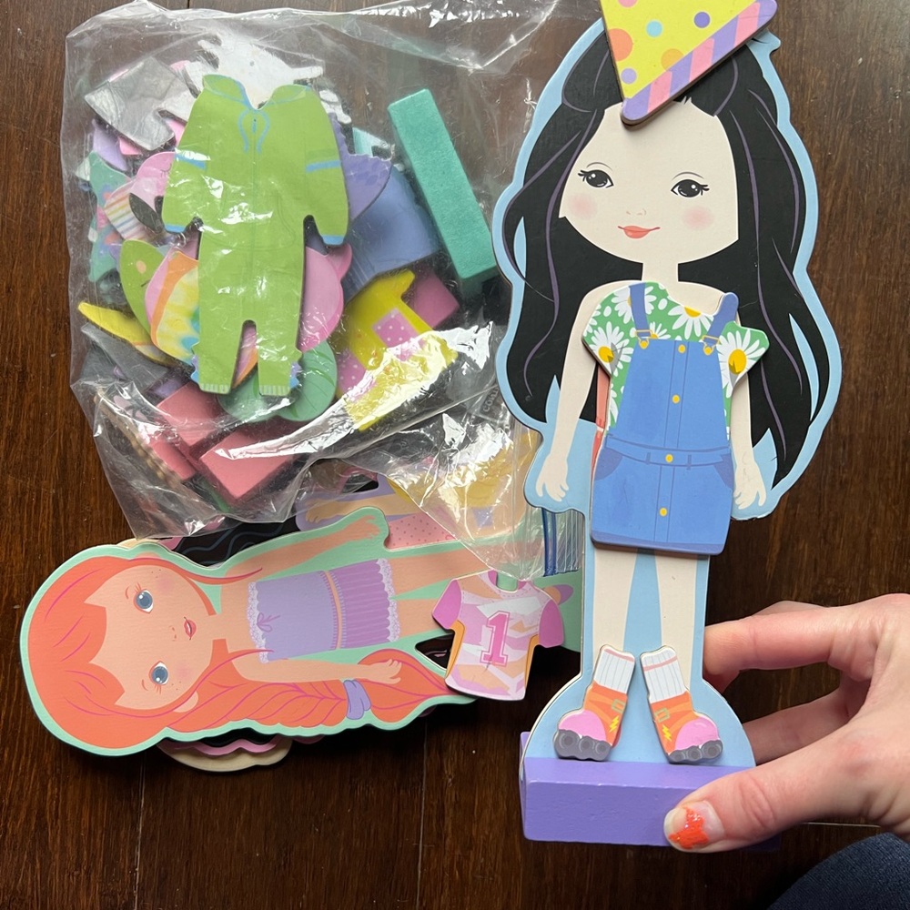 Magnetic doll dress up